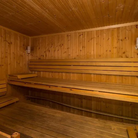 Vandalou By Alzira Apartman